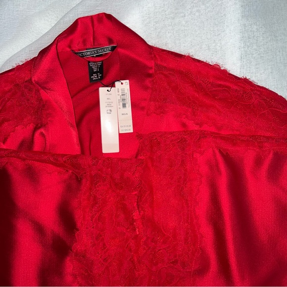 V. S. Robe NWT - Picture 8 of 9